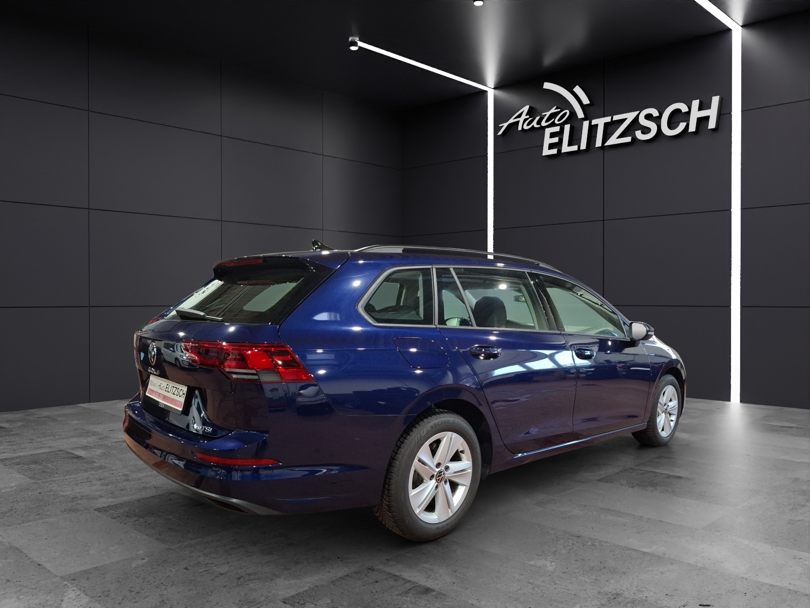 Fahrzeugabbildung Volkswagen Golf VIII Variant eTSI Life DSG LEDplus Navi AID ACC PDC SH