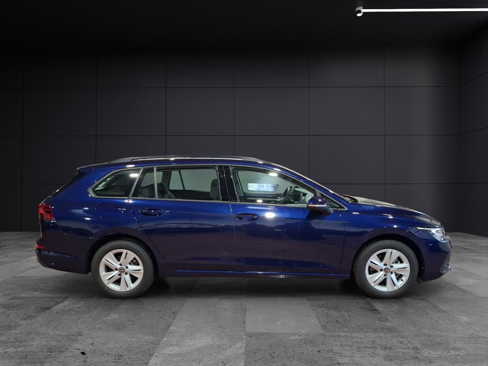 Fahrzeugabbildung Volkswagen Golf VIII Variant eTSI Life DSG LEDplus Navi AID ACC PDC SH