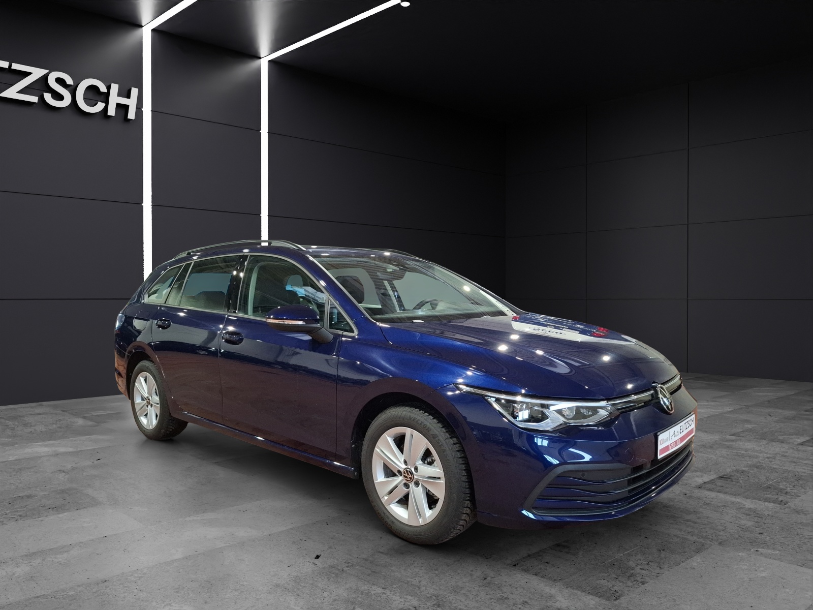 Fahrzeugabbildung Volkswagen Golf VIII Variant eTSI Life DSG LEDplus Navi AID ACC PDC SH