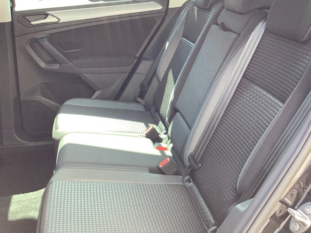 Fahrzeugabbildung Volkswagen Tiguan TDI Active DSG LED Navi ACC AHK SHZ