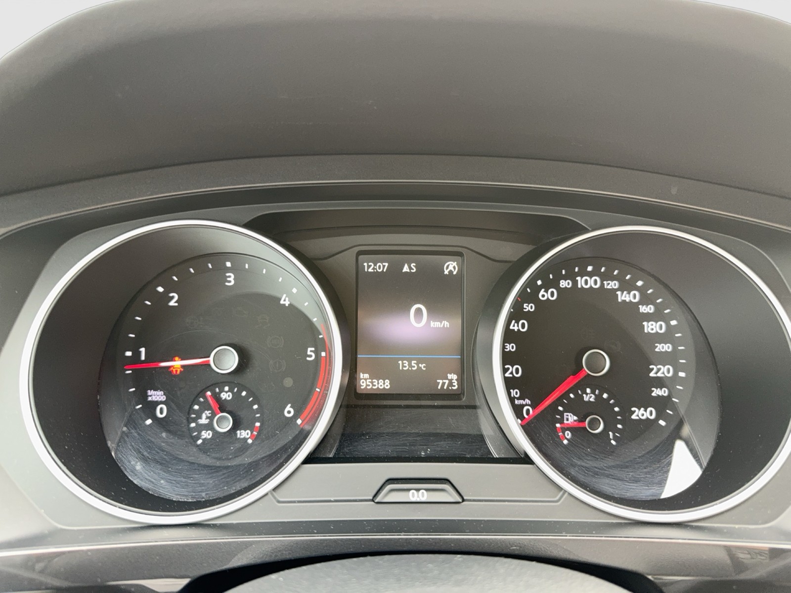 Fahrzeugabbildung Volkswagen Tiguan TDI IQ-Drive Navi ACC Park-Assist SH