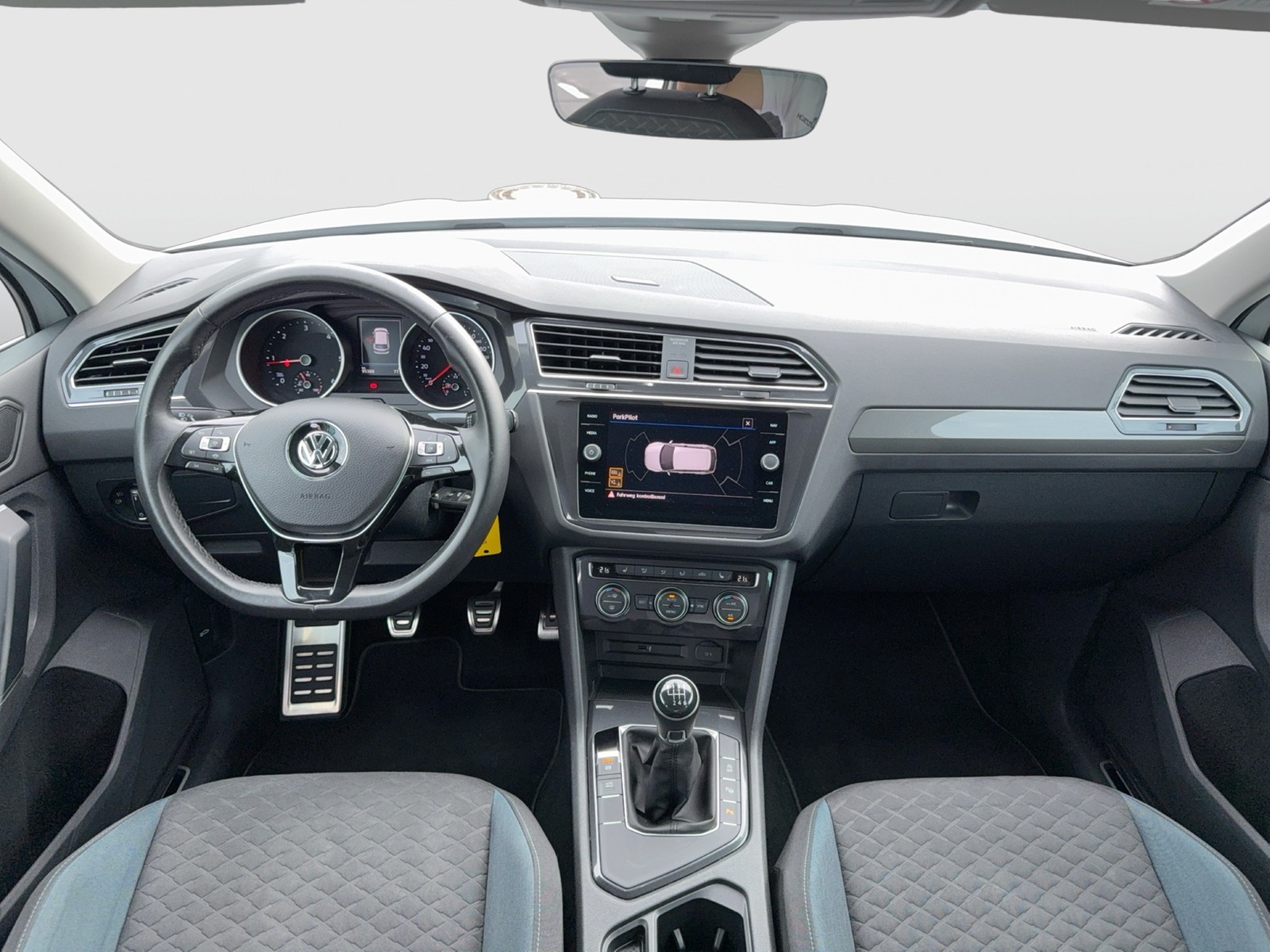Fahrzeugabbildung Volkswagen Tiguan TDI IQ-Drive Navi ACC Park-Assist SH