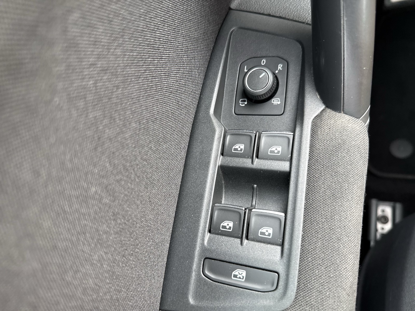 Fahrzeugabbildung Volkswagen Tiguan TDI IQ-Drive Navi ACC Park-Assist SH