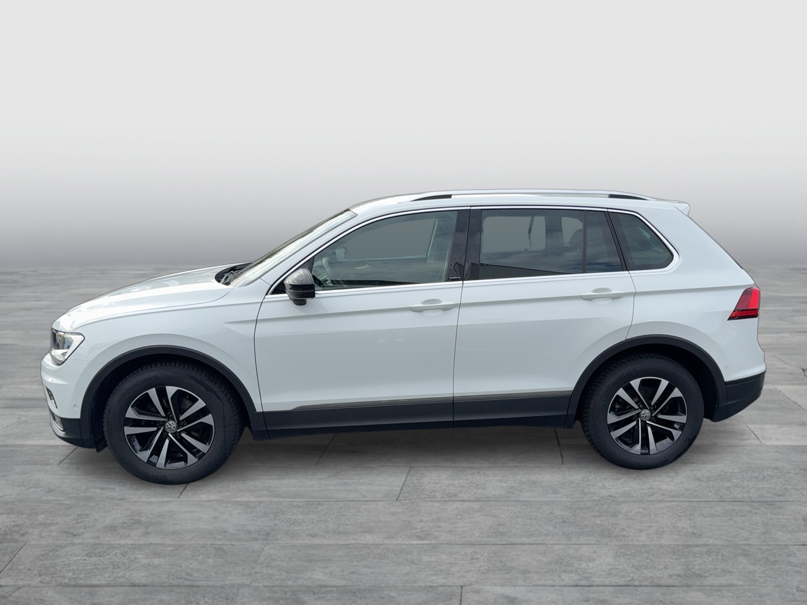 Fahrzeugabbildung Volkswagen Tiguan TDI IQ-Drive Navi ACC Park-Assist SH