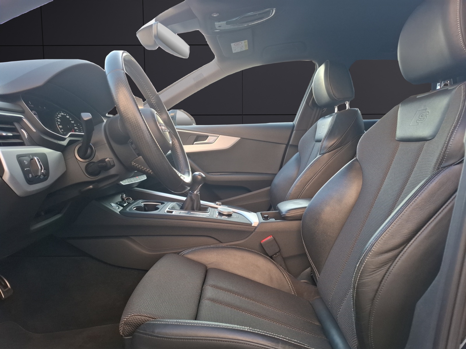 Fahrzeugabbildung Audi A4 Avant TFSI ultra S-Line LED AHK Navi B&O SH 18