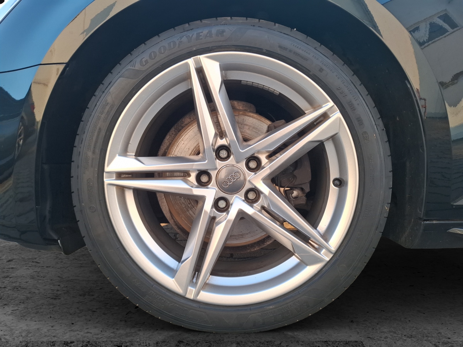 Fahrzeugabbildung Audi A4 Avant TFSI ultra S-Line LED AHK Navi B&O SH 18