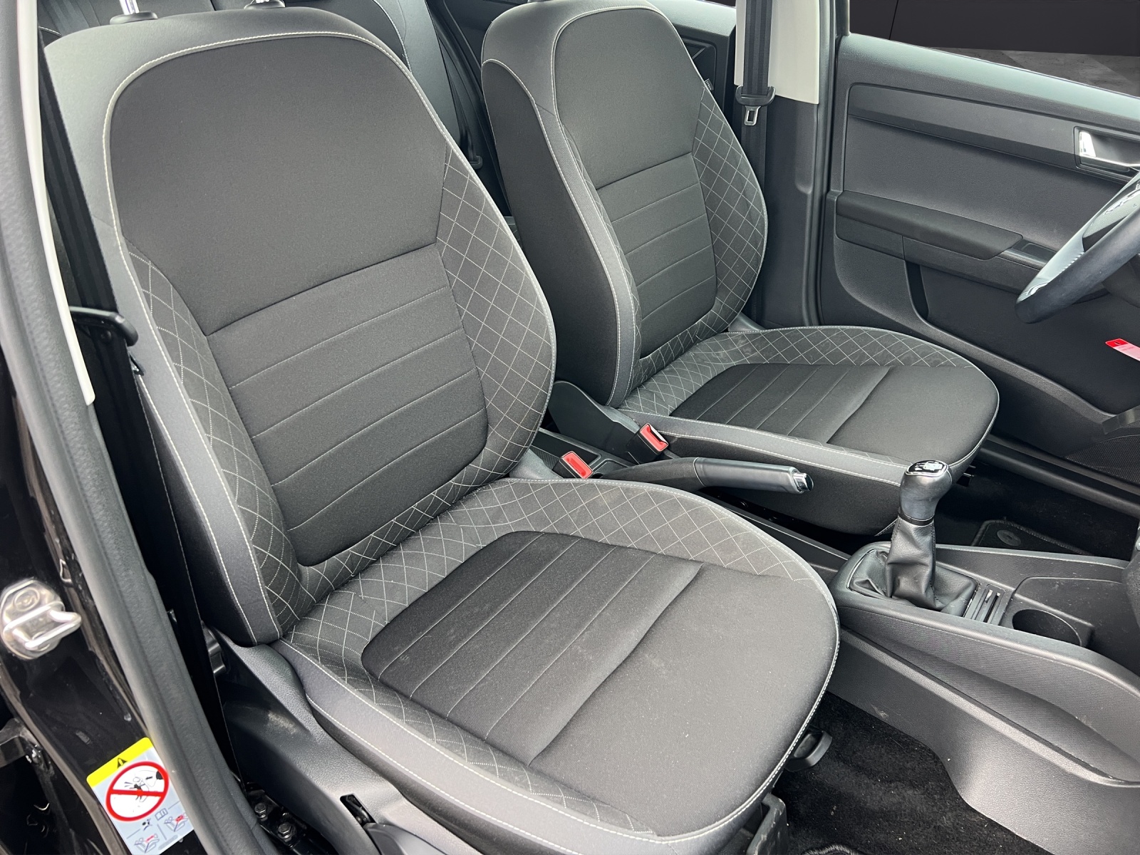 Fahrzeugabbildung SKODA Fabia Combi Ambition TSI SH Kamera DAB Klima