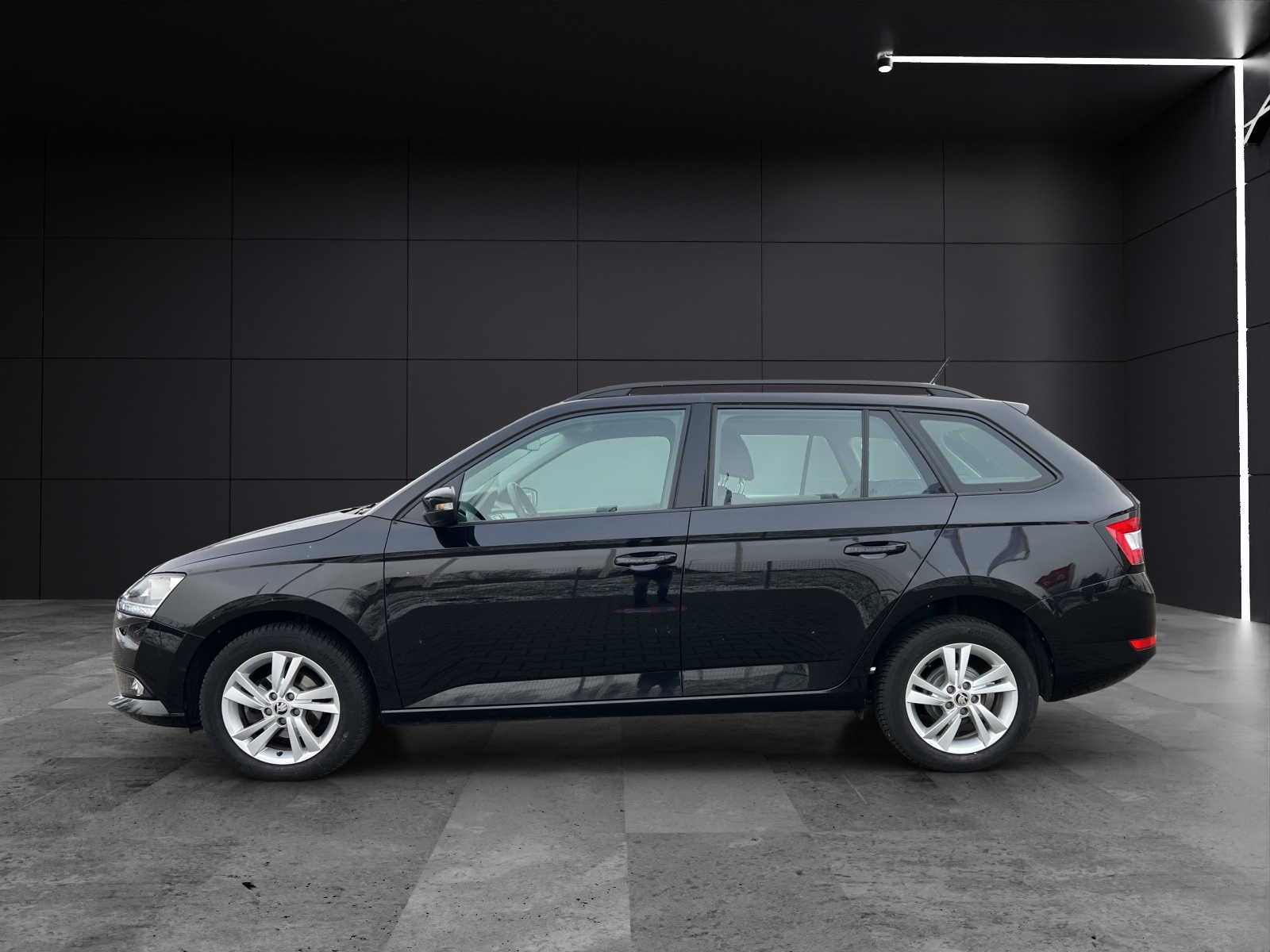 Fahrzeugabbildung SKODA Fabia Combi Ambition TSI SH Kamera DAB Klima