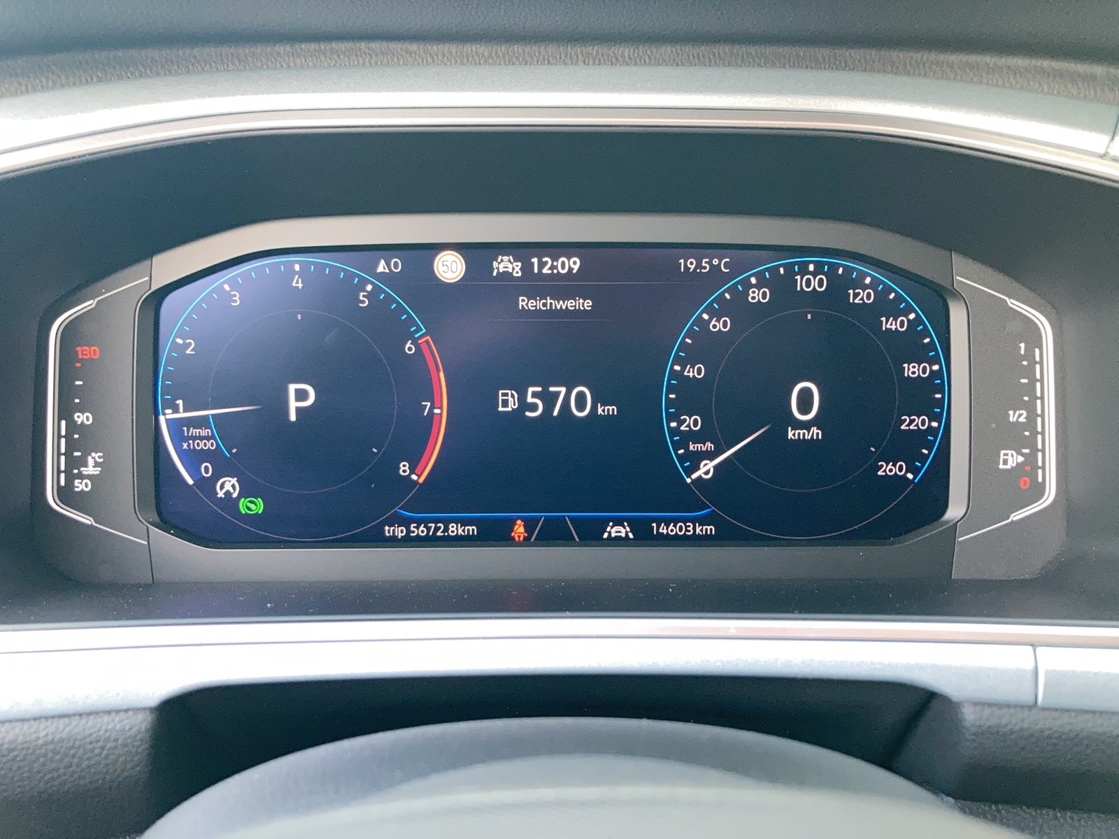 Fahrzeugabbildung Volkswagen T-Roc TSI Goal DSG LEDplus Navi AID ACC SHZ Park-Assist
