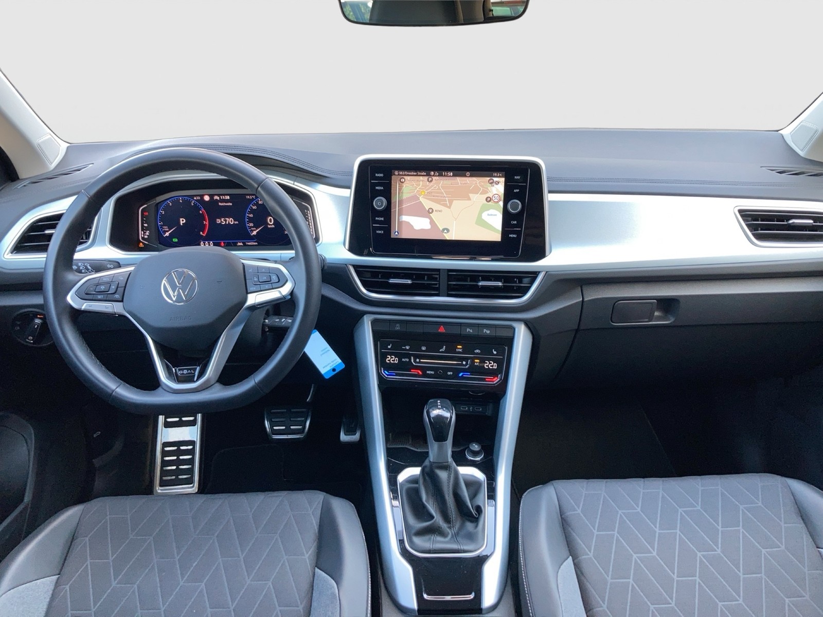 Fahrzeugabbildung Volkswagen T-Roc TSI Goal DSG LEDplus Navi AID ACC SHZ Park-Assist