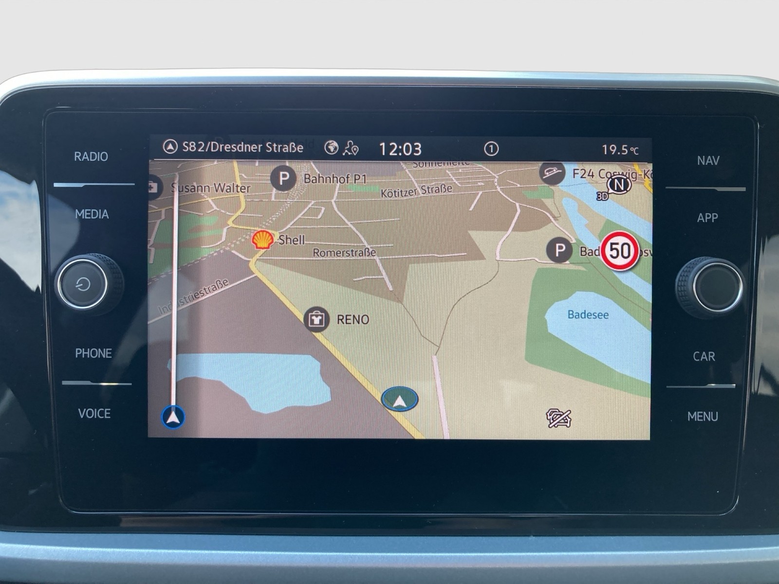 Fahrzeugabbildung Volkswagen T-Roc TSI Goal DSG LEDplus Navi AID ACC SHZ Park-Assist