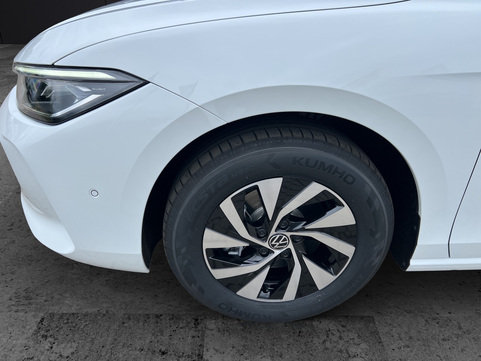 Fahrzeugabbildung Volkswagen Passat TDI Business IQ-LED DCC AHZV Business-Premium