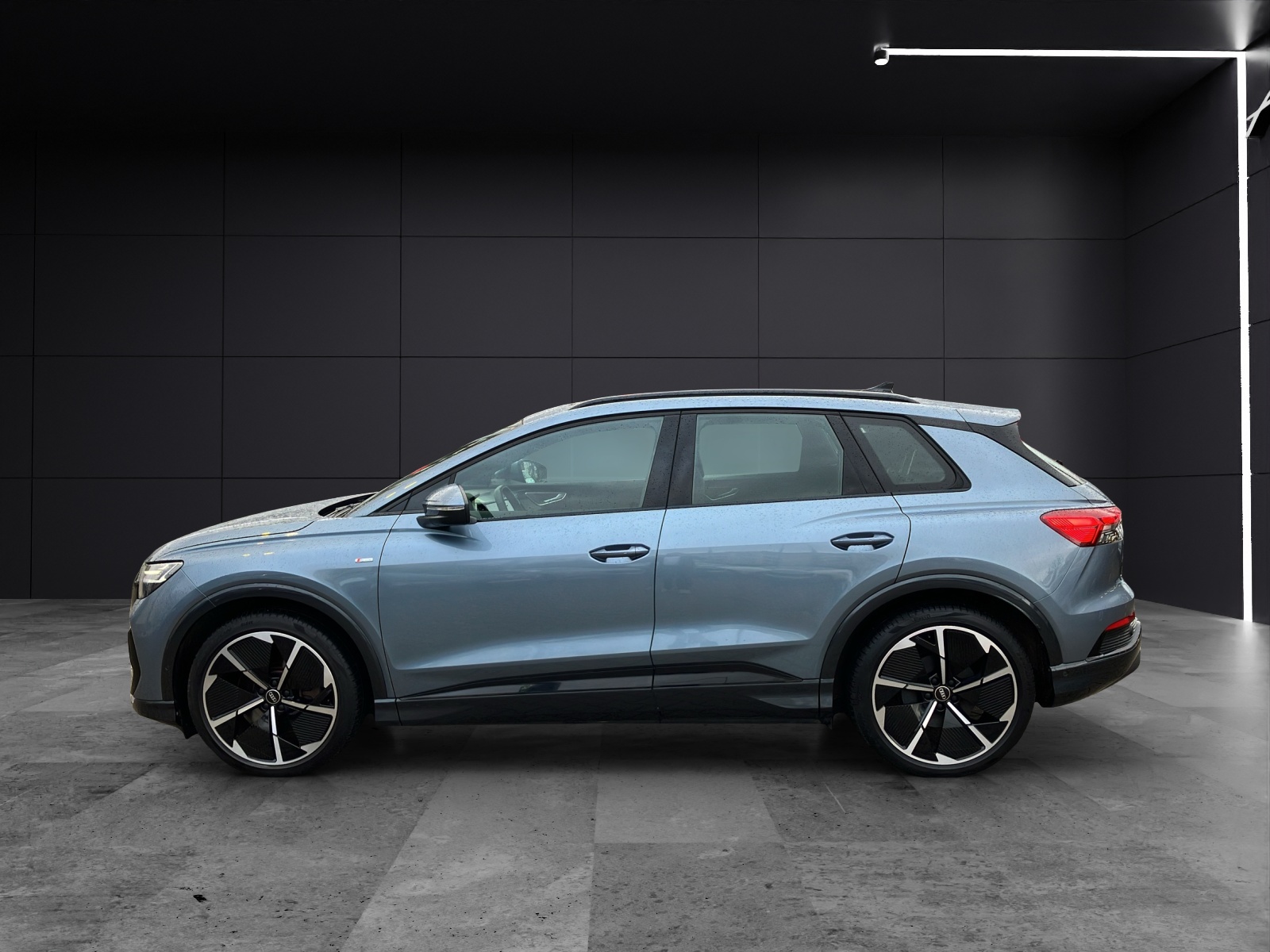 Fahrzeugabbildung Audi Q4 e-tron 50 e-tron quattro MATRIX PANO AHZV