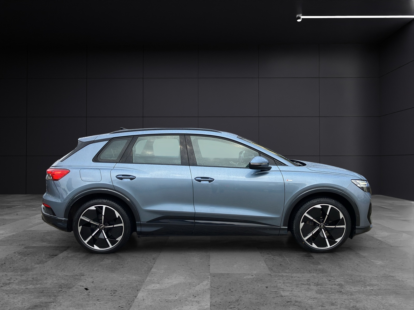Fahrzeugabbildung Audi Q4 e-tron 50 e-tron quattro MATRIX PANO AHZV