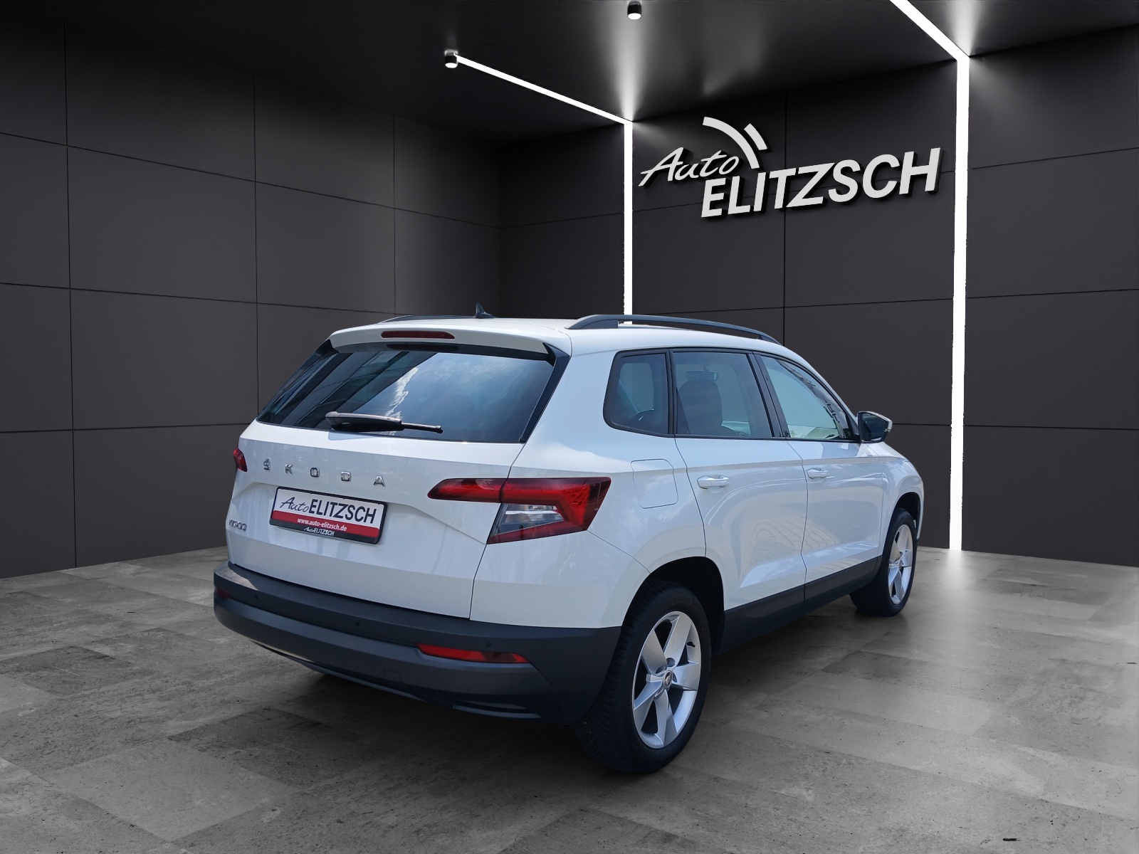 Fahrzeugabbildung SKODA Karoq TSI Ambition DSG LED Navi GRA PDC SH LM