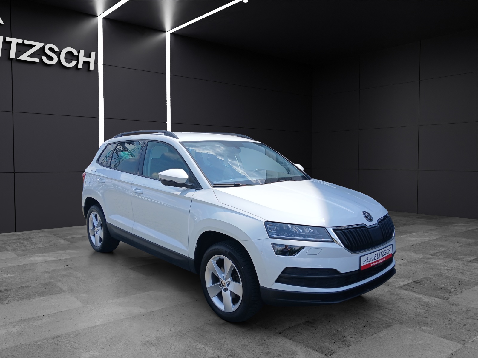 Fahrzeugabbildung SKODA Karoq TSI Ambition DSG LED Navi GRA PDC SH LM