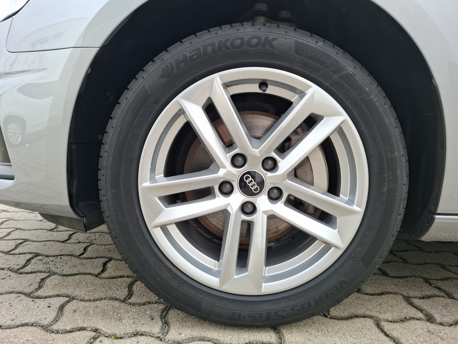 Fahrzeugabbildung Audi A4 Avant 40 TDI quattro S-tronic AHK Navi ACC PDC SH