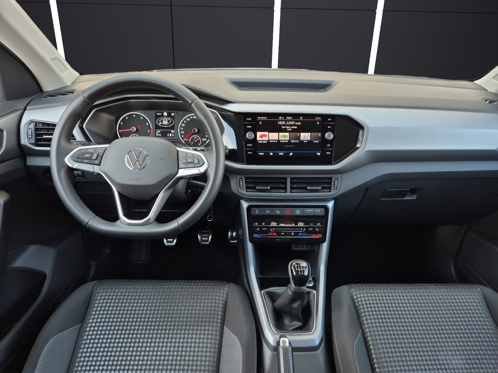 Fahrzeugabbildung Volkswagen T-Cross TSI Active Navi Climatronic Park-Assist SH LM