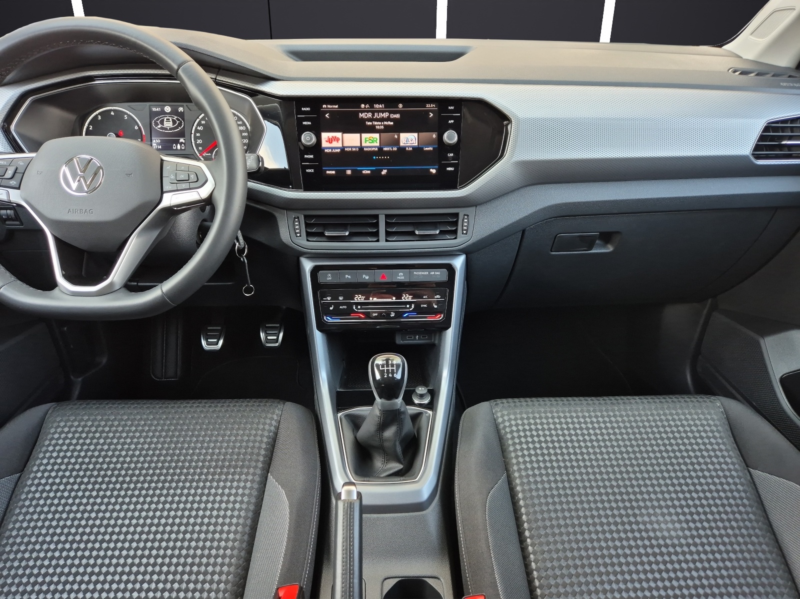 Fahrzeugabbildung Volkswagen T-Cross TSI Active Navi Climatronic Park-Assist SH LM