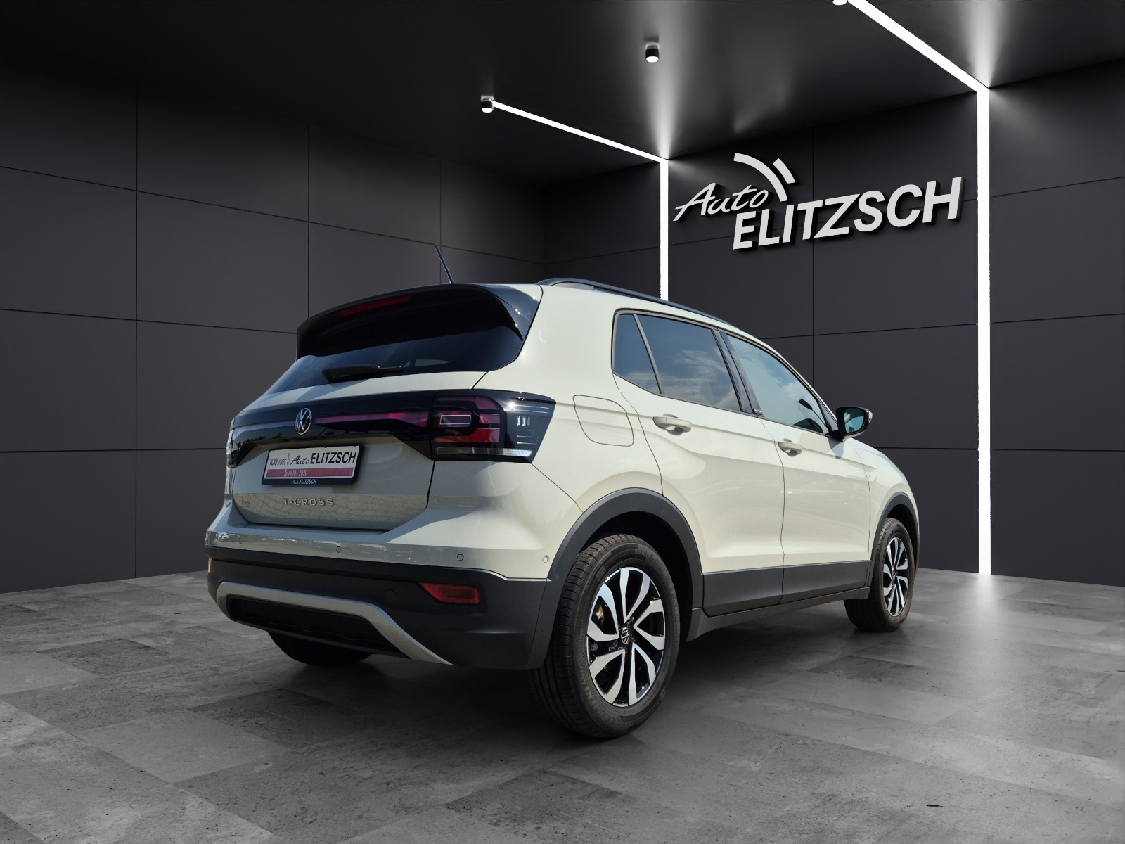 Fahrzeugabbildung Volkswagen T-Cross TSI Active Navi Climatronic Park-Assist SH LM