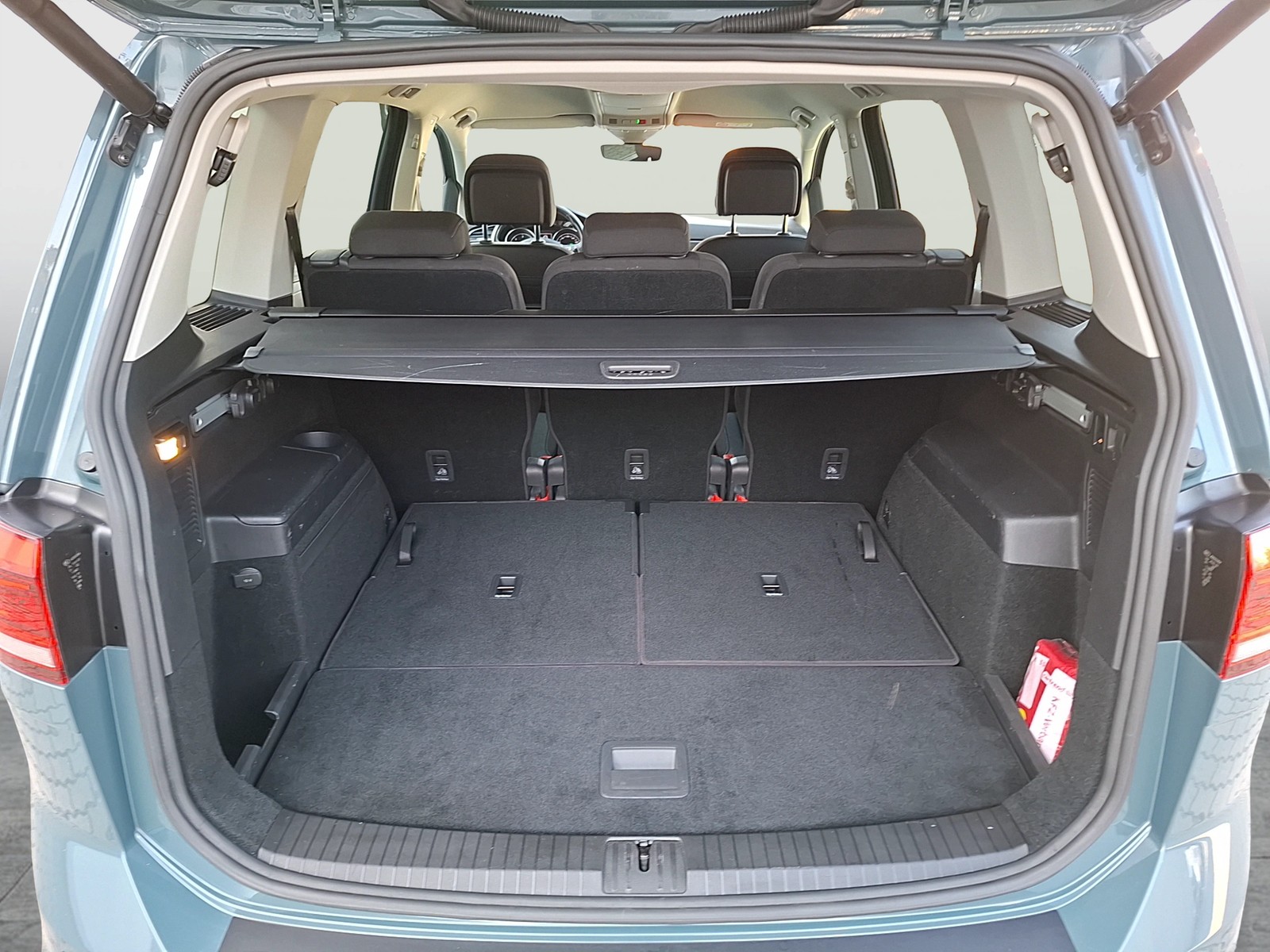 Fahrzeugabbildung Volkswagen Touran TDI IQ.Drive DSG Standhzg. AHK 7-Si Navi ACC RFK SH
