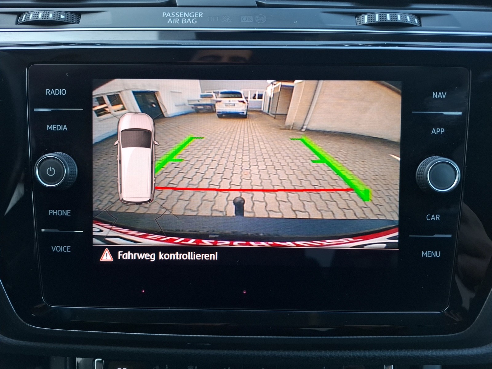 Fahrzeugabbildung Volkswagen Touran TDI IQ.Drive DSG Standhzg. AHK 7-Si Navi ACC RFK SH