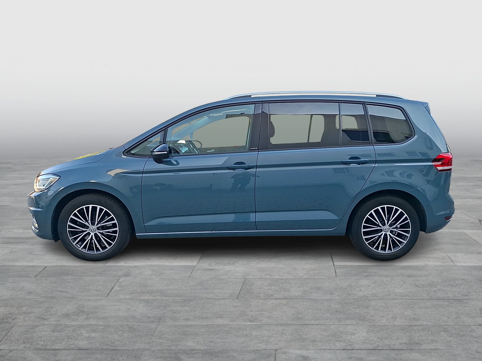 Fahrzeugabbildung Volkswagen Touran TDI IQ.Drive DSG Standhzg. AHK 7-Si Navi ACC RFK SH