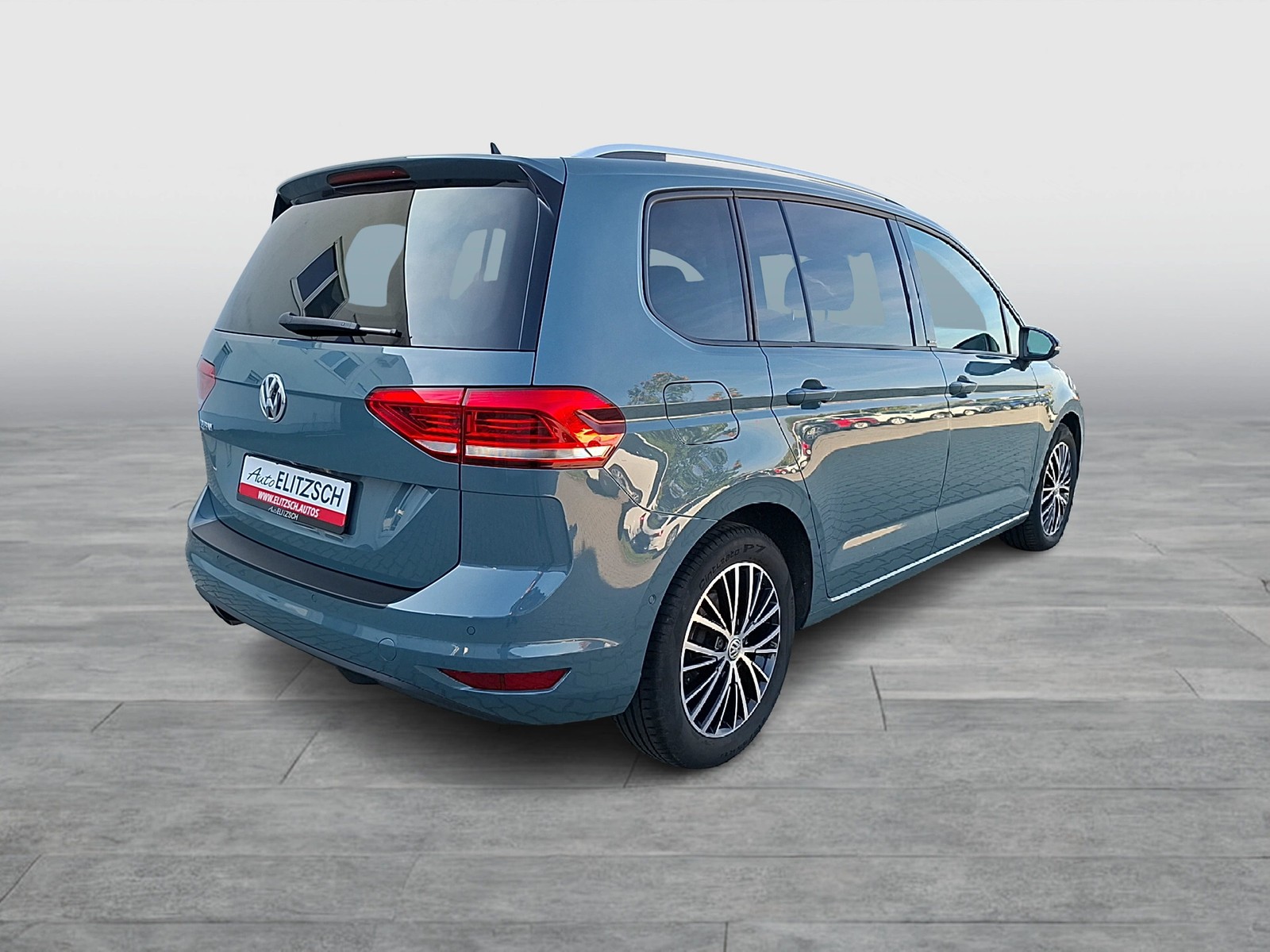 Fahrzeugabbildung Volkswagen Touran TDI IQ.Drive DSG Standhzg. AHK 7-Si Navi ACC RFK SH
