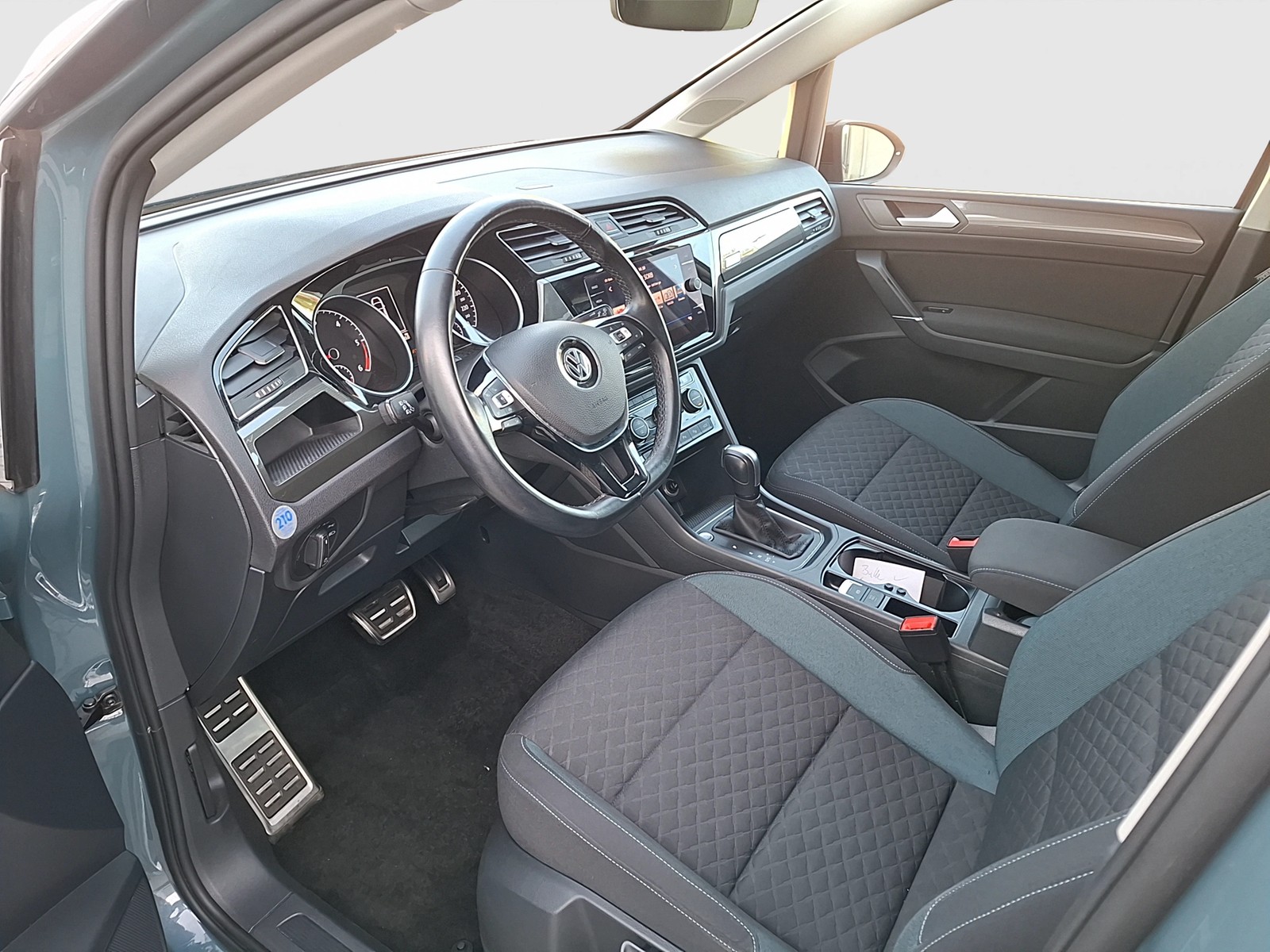 Fahrzeugabbildung Volkswagen Touran TDI IQ.Drive DSG Standhzg. AHK 7-Si Navi ACC RFK SH