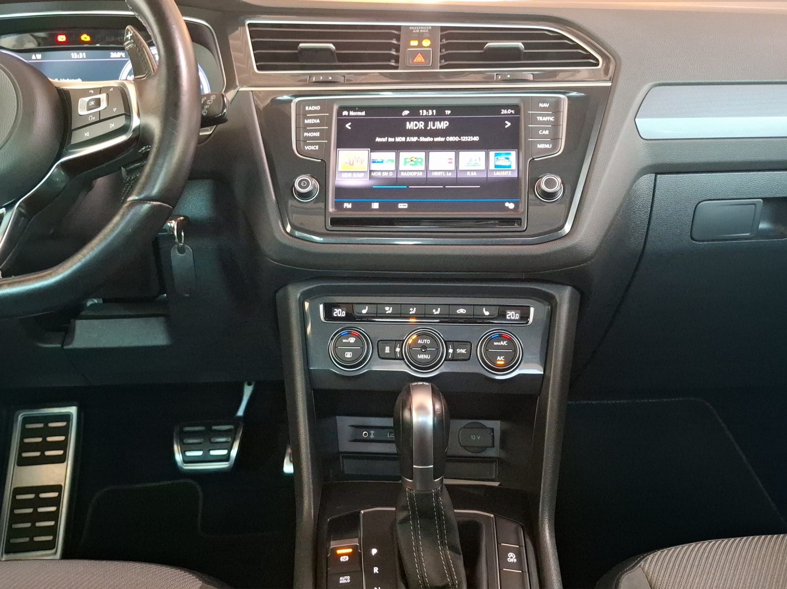 Fahrzeugabbildung Volkswagen Tiguan TSI R-Line DSG 4M LED AHK Navi Pano HUD AID ACC RFK SH