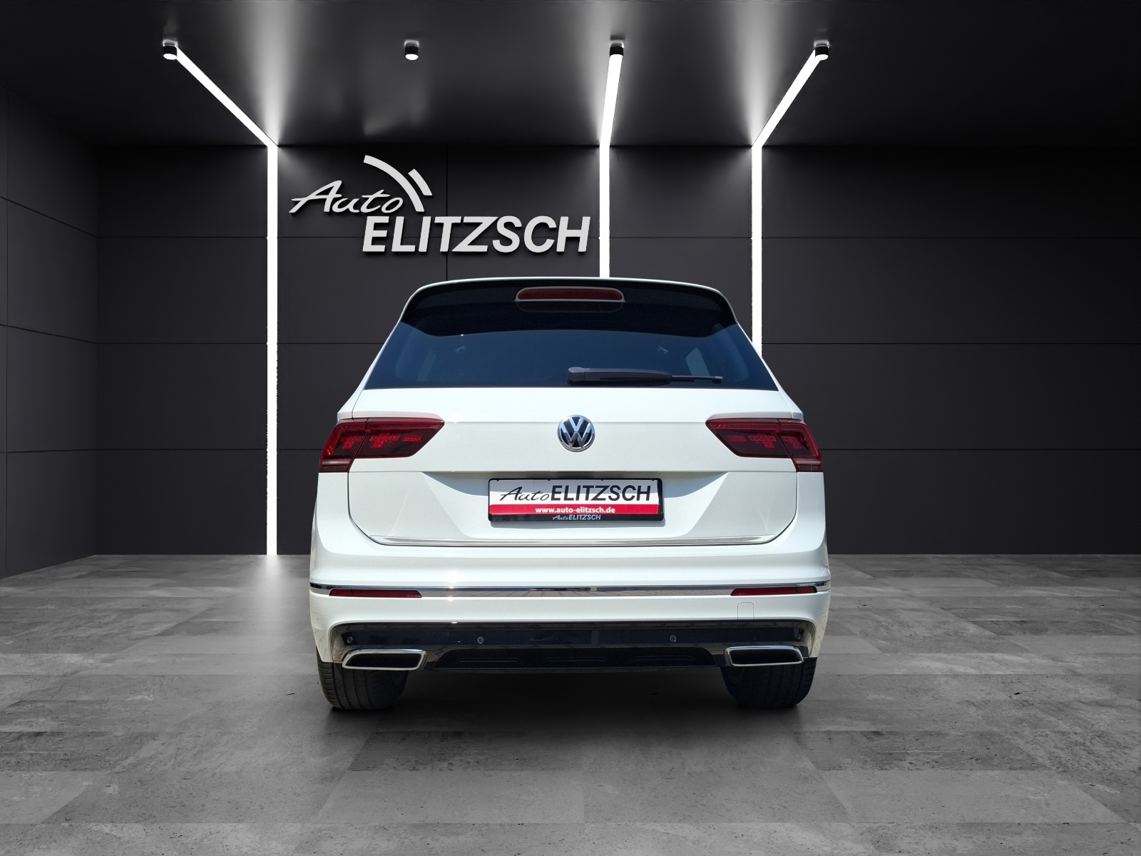 Fahrzeugabbildung Volkswagen Tiguan TSI R-Line DSG 4M LED AHK Navi Pano HUD AID ACC RFK SH