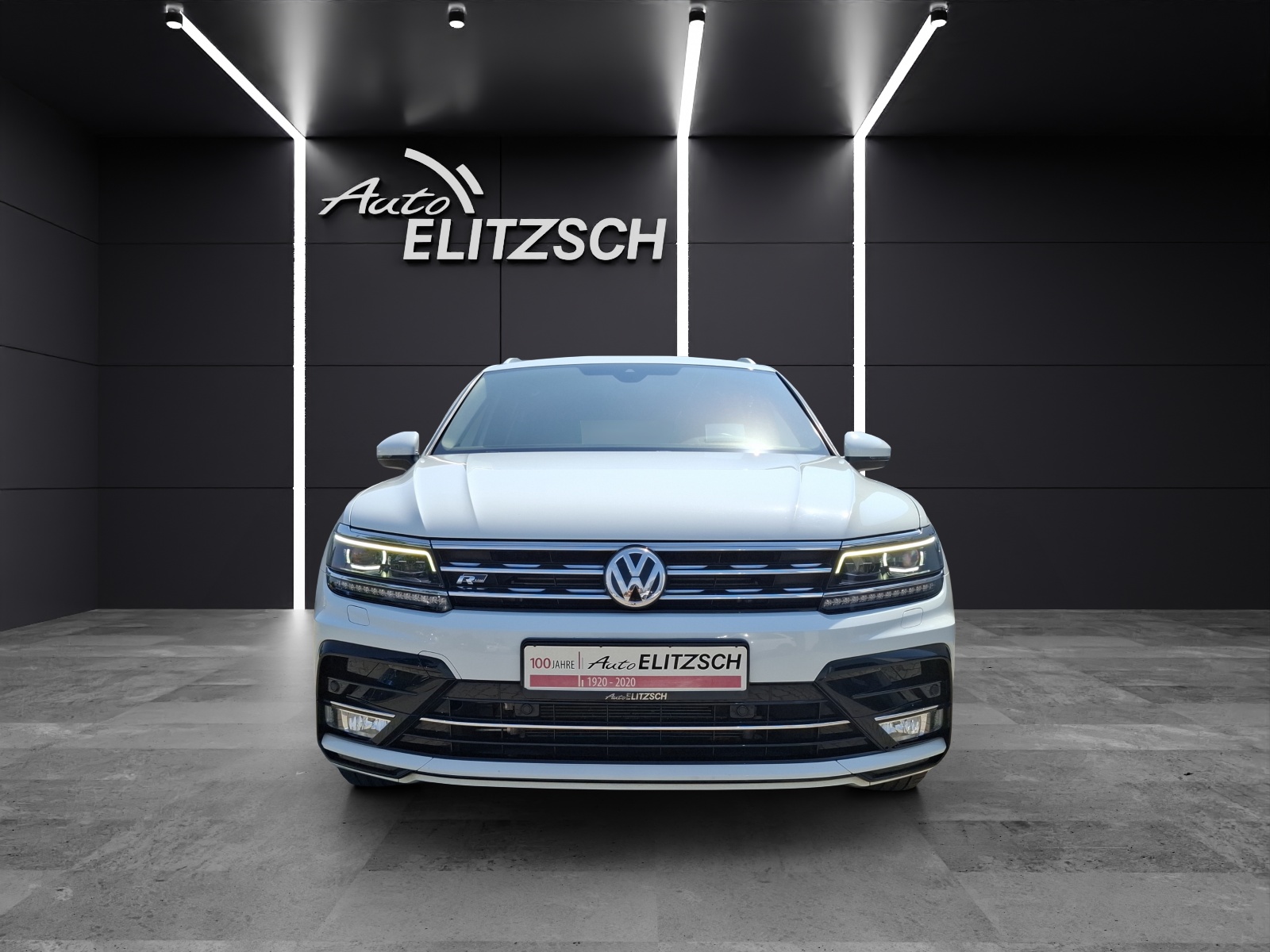 Fahrzeugabbildung Volkswagen Tiguan TSI R-Line DSG 4M LED AHK Navi Pano HUD AID ACC RFK SH
