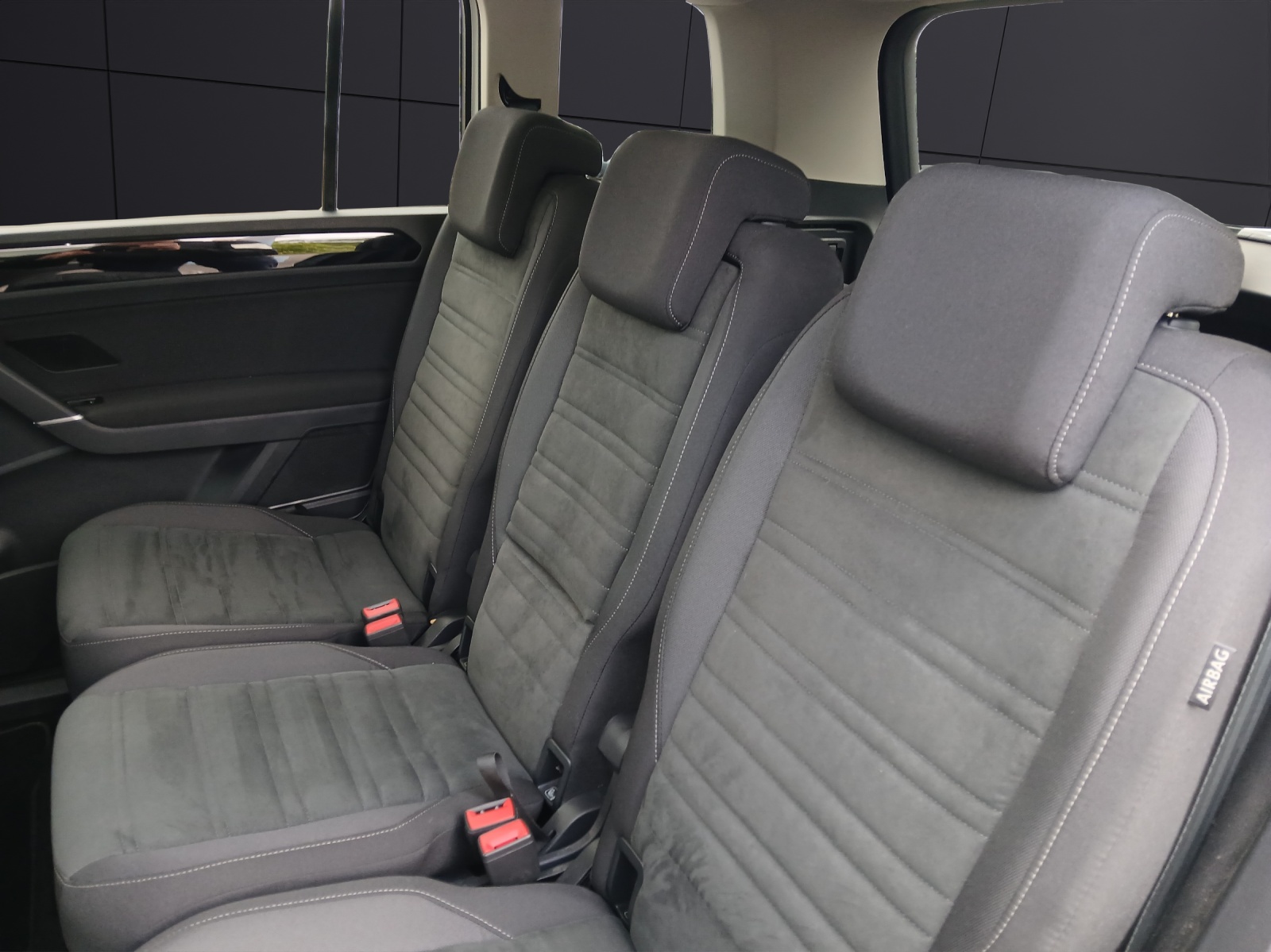 Fahrzeugabbildung Volkswagen Touran TDI Highline DSG AHK Pano Kamera