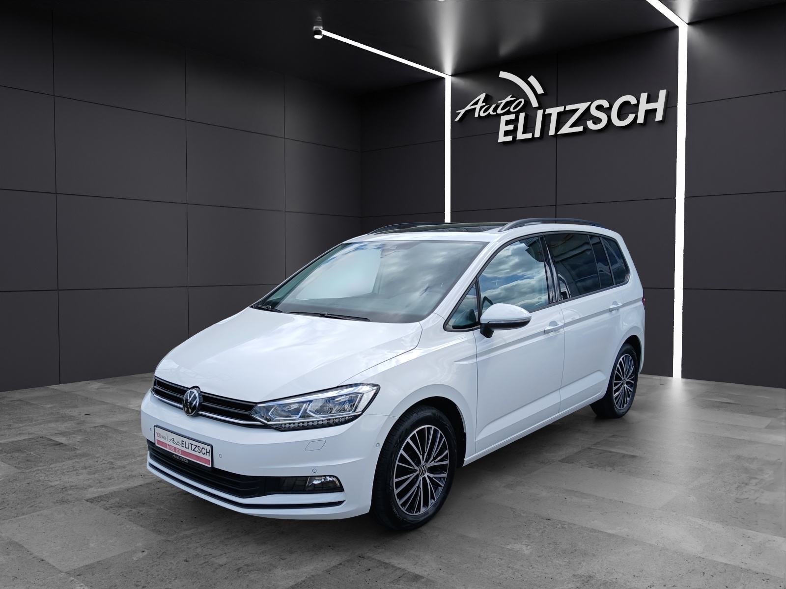 Fahrzeugabbildung Volkswagen Touran TDI Highline DSG AHK Pano Kamera