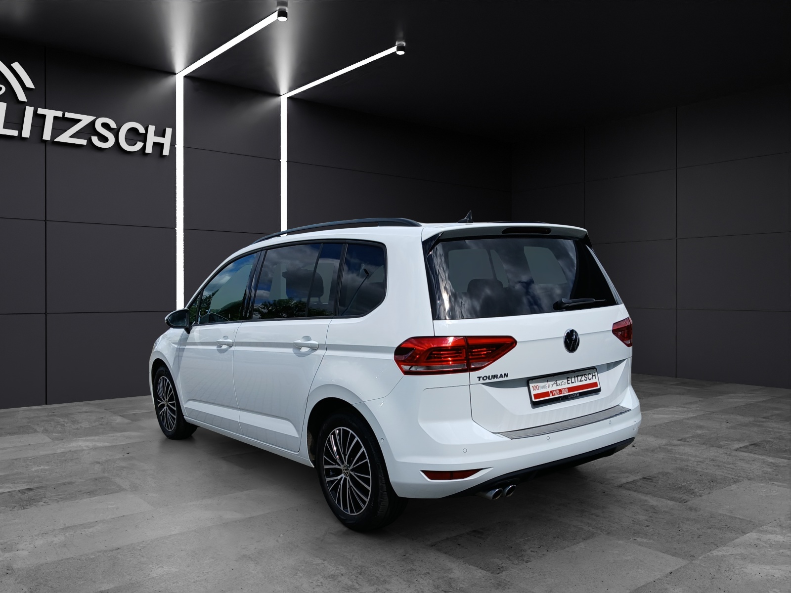 Fahrzeugabbildung Volkswagen Touran TDI Highline DSG AHK Pano Kamera