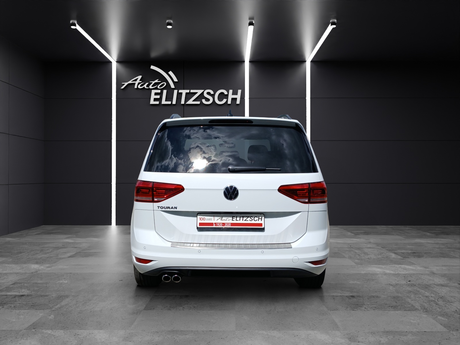 Fahrzeugabbildung Volkswagen Touran TDI Highline DSG AHK Pano Kamera