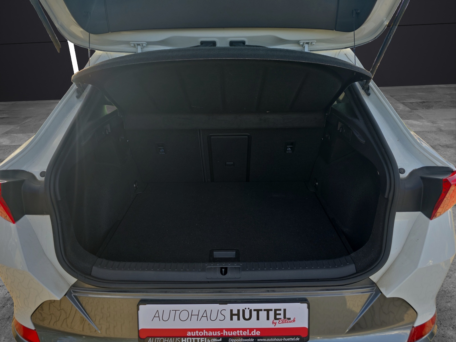 Fahrzeugabbildung CUPRA Formentor Basis 1.5 TSI DSG ACC KAMERA LED