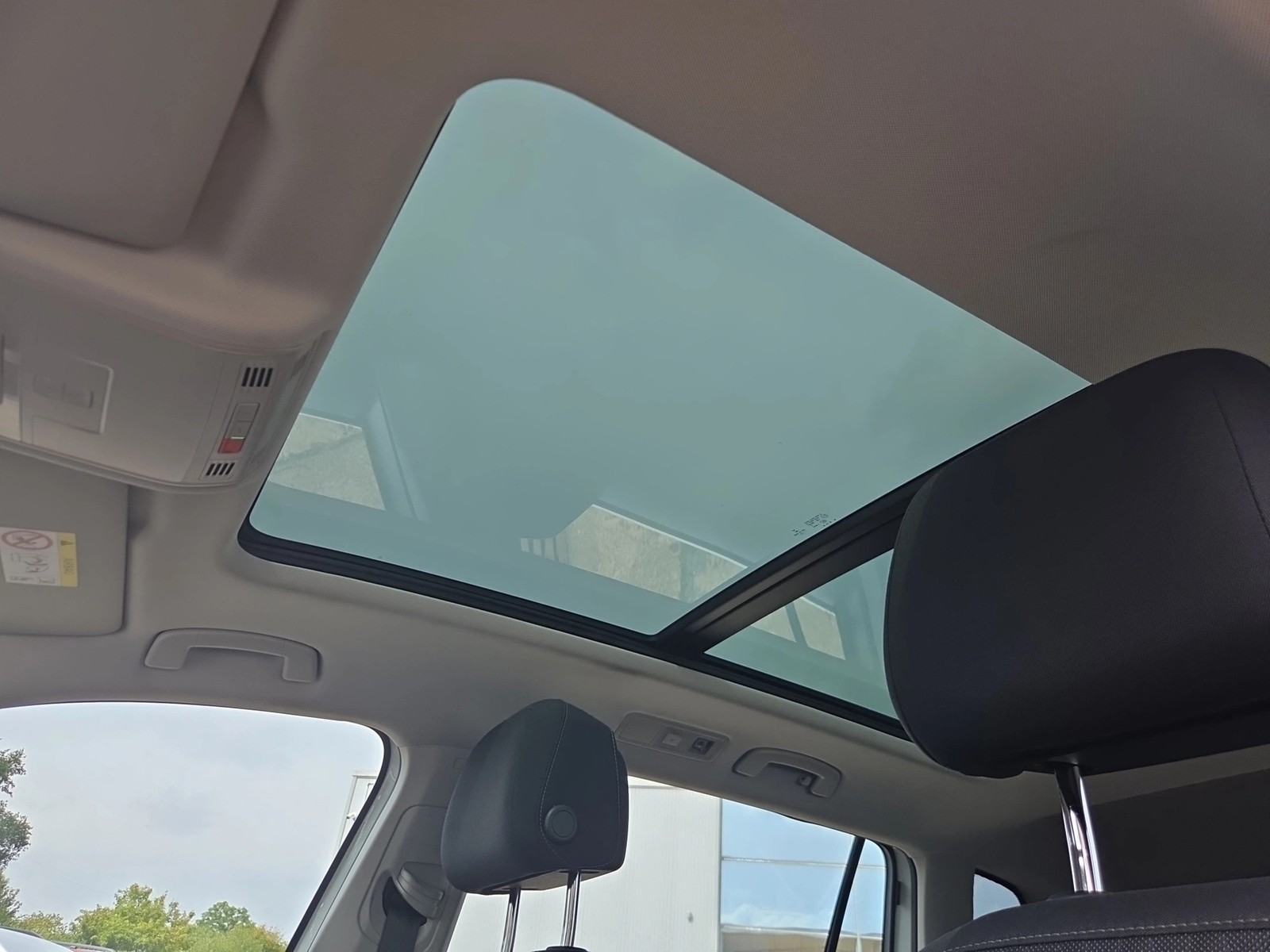 Fahrzeugabbildung Volkswagen Tiguan Allspace TSI Life DSG LED Navi ACC AHK Pano RFK