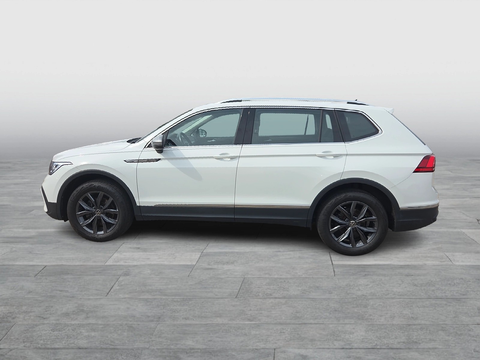 Fahrzeugabbildung Volkswagen Tiguan Allspace TSI Life DSG LED Navi ACC AHK Pano RFK