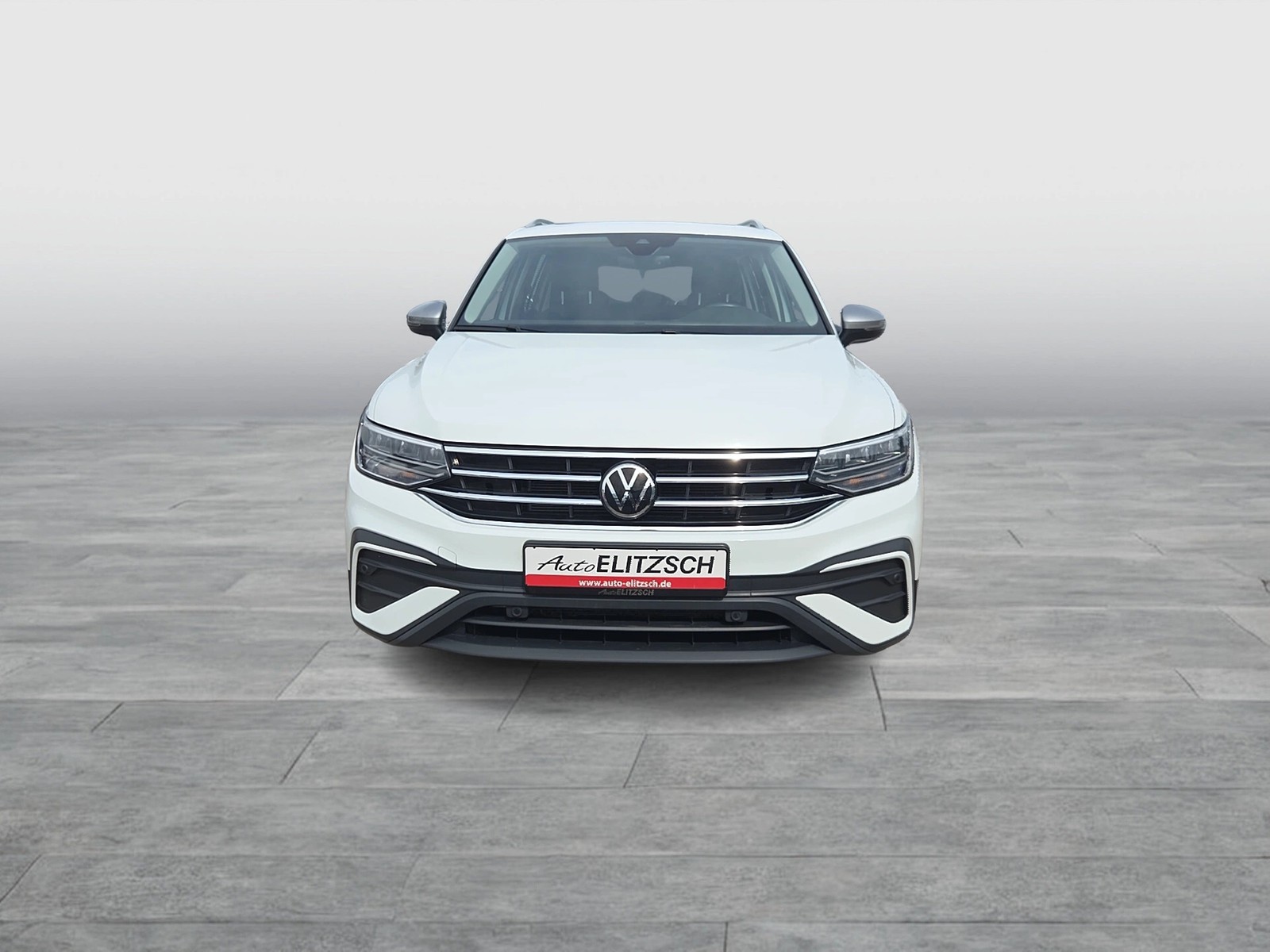 Fahrzeugabbildung Volkswagen Tiguan Allspace TSI Life DSG LED Navi ACC AHK Pano RFK