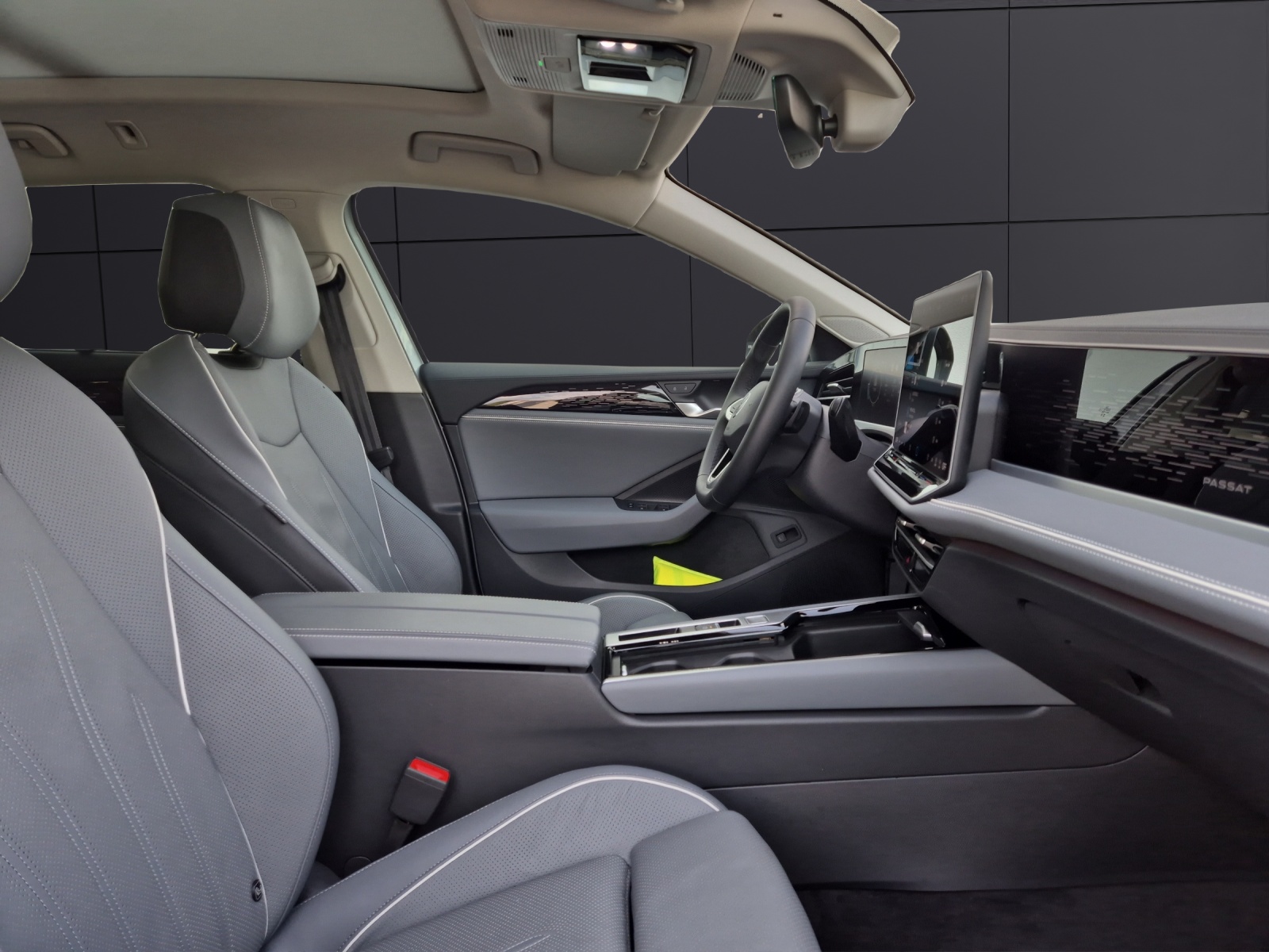 Fahrzeugabbildung Volkswagen Passat TDI Elegance DSG Matrix STH AHK Navi Pano Leder HUD AID ACC 360°