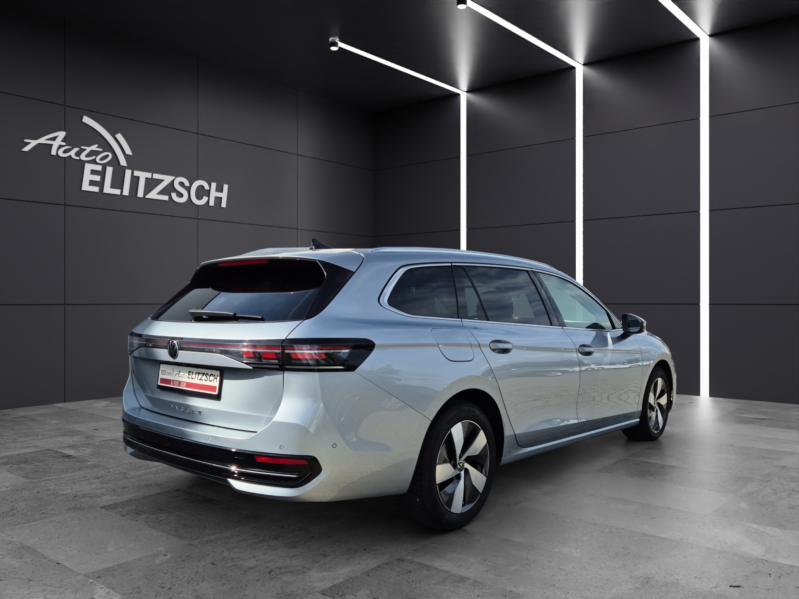 Fahrzeugabbildung Volkswagen Passat TDI Elegance DSG Matrix STH AHK Navi Pano Leder HUD AID ACC 360°