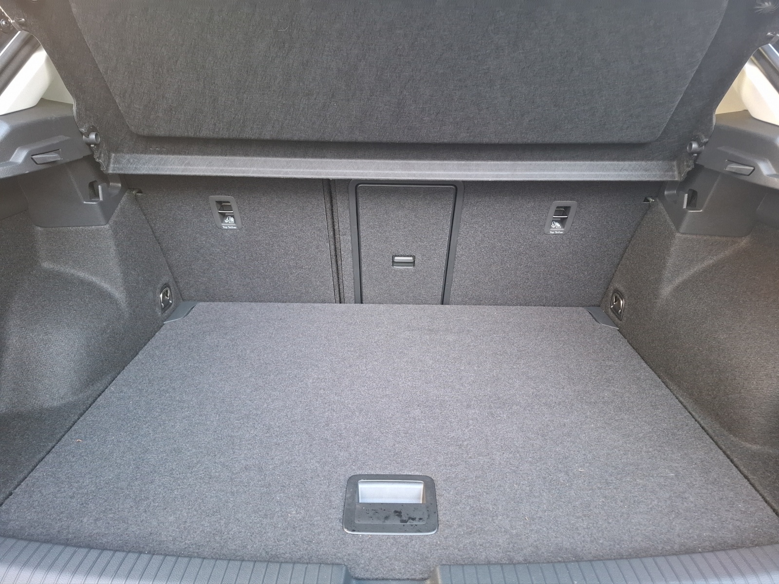 Fahrzeugabbildung Volkswagen T-Roc TSI Move DSG STH LED Navi AID RFK SH