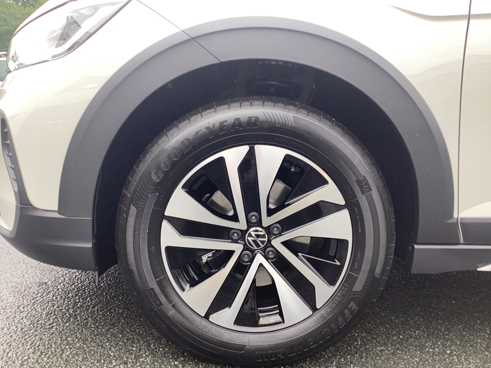 Fahrzeugabbildung Volkswagen Taigo Energy LED DAB ACC