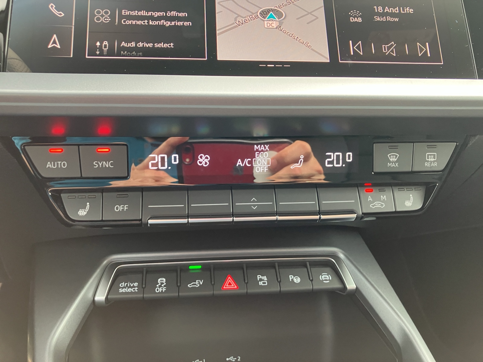 Fahrzeugabbildung Audi Audi A3 Sportback S line TFSI e 150 kW S tronic LED DAB MMI ACC