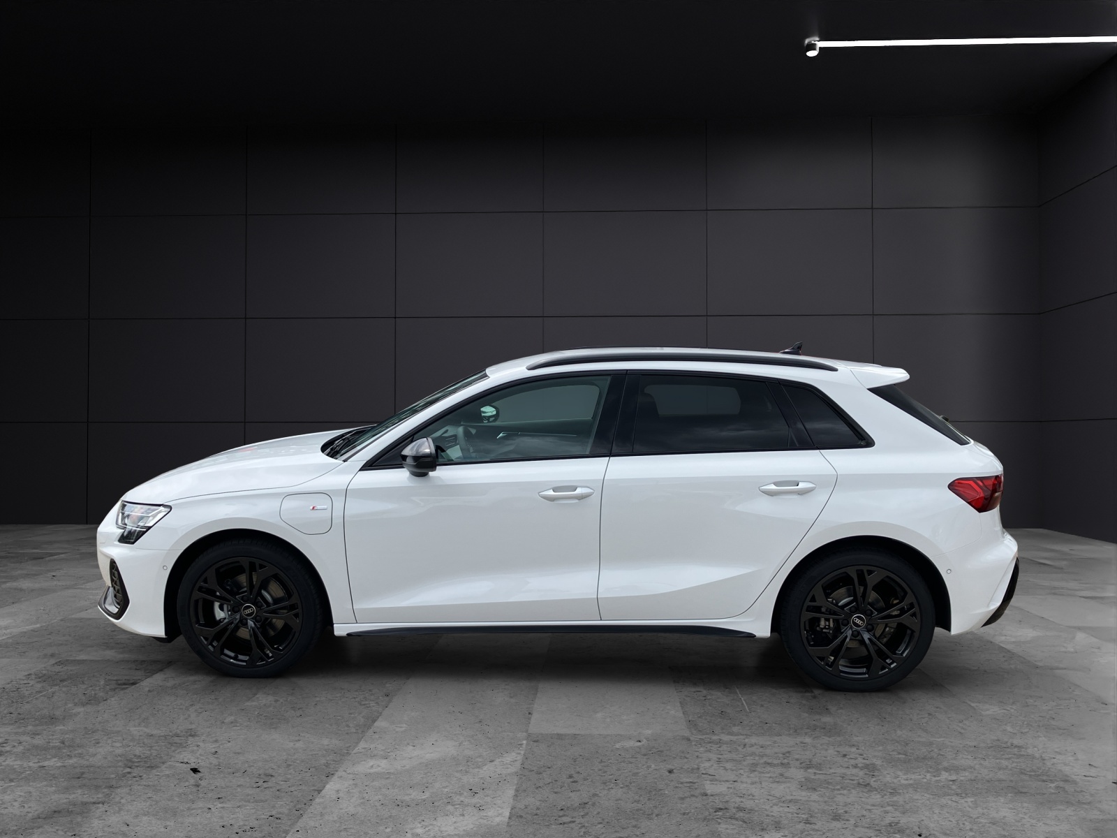 Fahrzeugabbildung Audi Audi A3 Sportback S line TFSI e 150 kW S tronic LED DAB MMI ACC