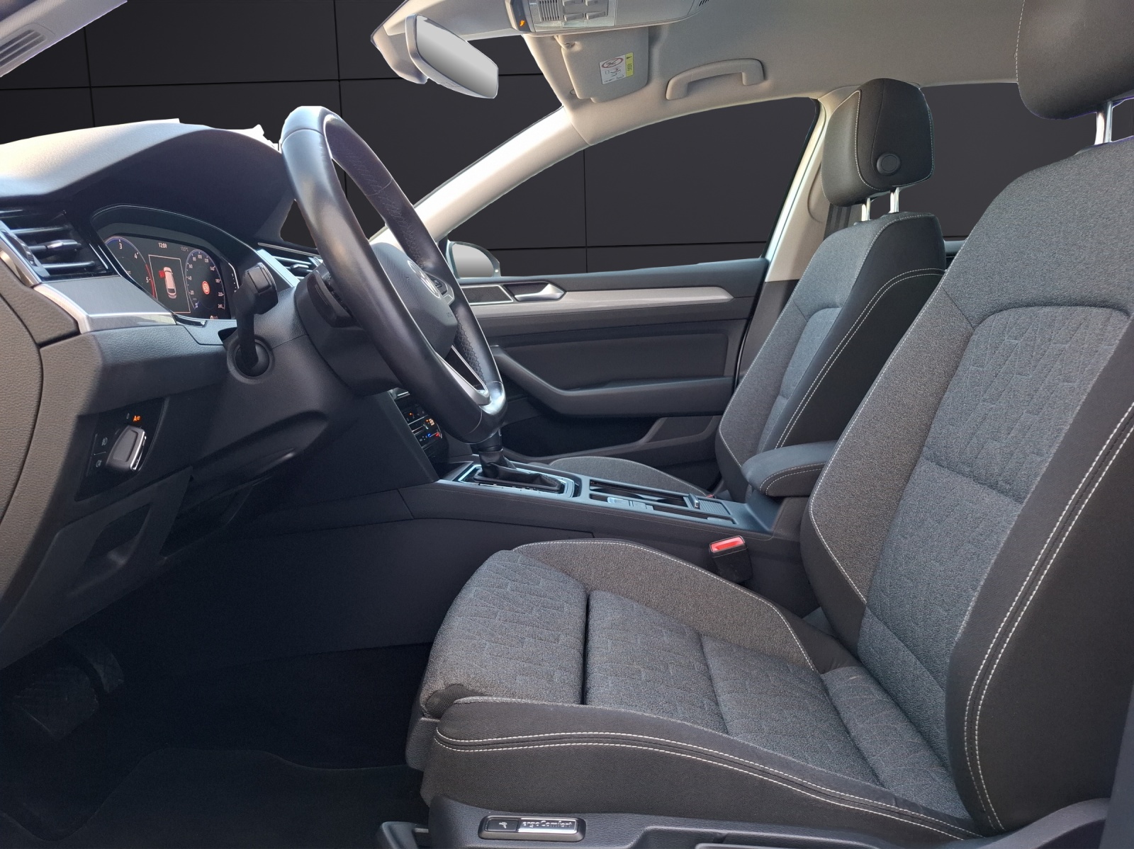 Fahrzeugabbildung Volkswagen Passat Variant TDI Business DSG Matrix AHK Navi AID ACC RFK SH