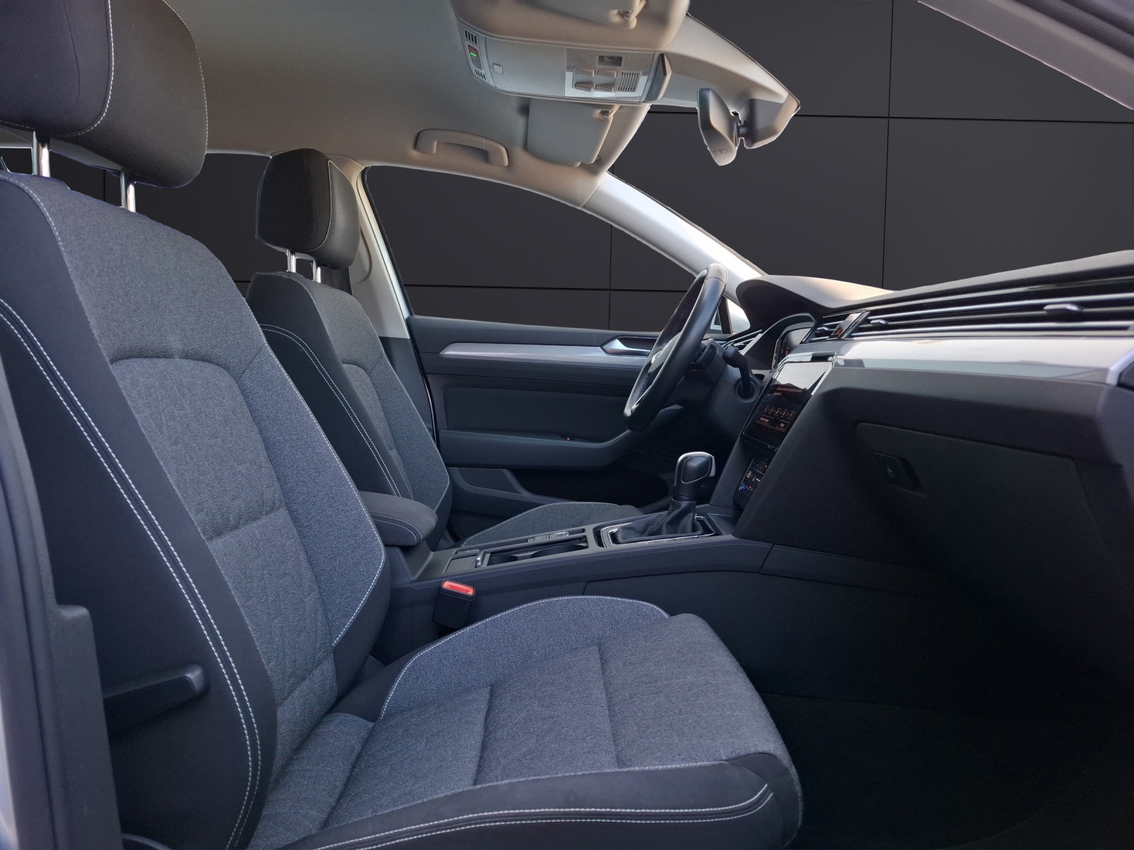 Fahrzeugabbildung Volkswagen Passat Variant TDI Business DSG Matrix AHK Navi AID ACC RFK SH