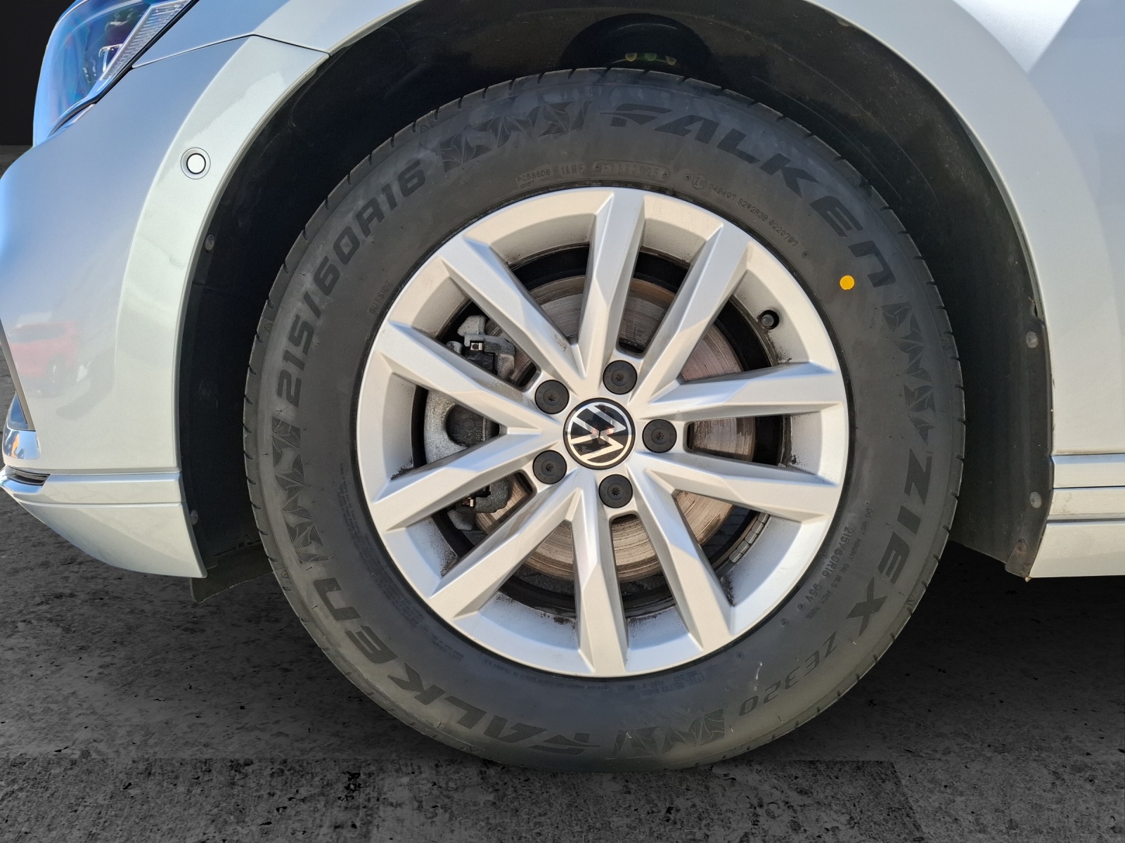 Fahrzeugabbildung Volkswagen Passat Variant TDI Business DSG Matrix AHK Navi AID ACC RFK SH