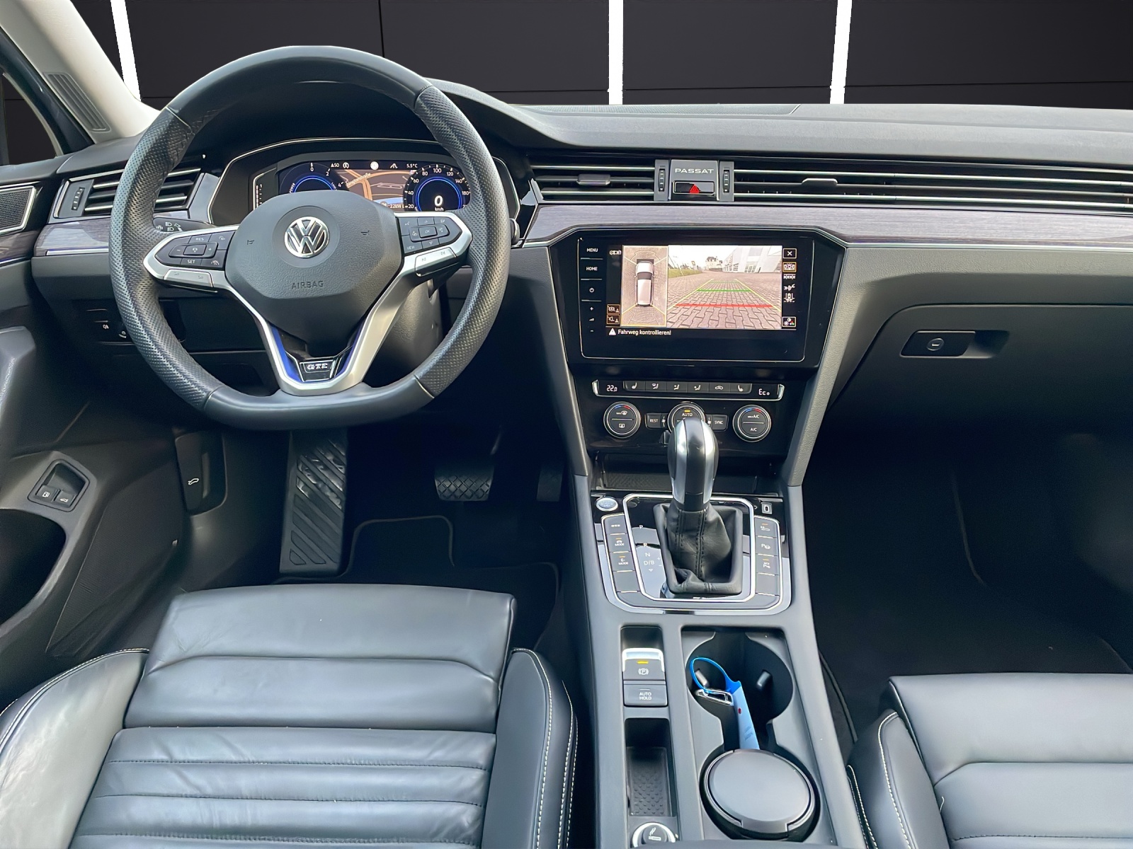 Fahrzeugabbildung Volkswagen Passat Variant GTE DSG IQ.Light ACC SH HuD 360° Ambiente Navi